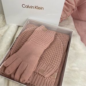 Calvin Klein Scarf Set